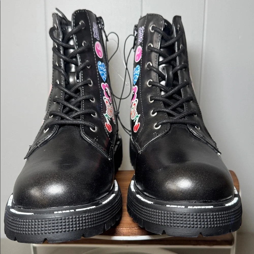 Steve Madden Black Boot Colorful Sticker Images Lug Sole Faux Leather Size 4